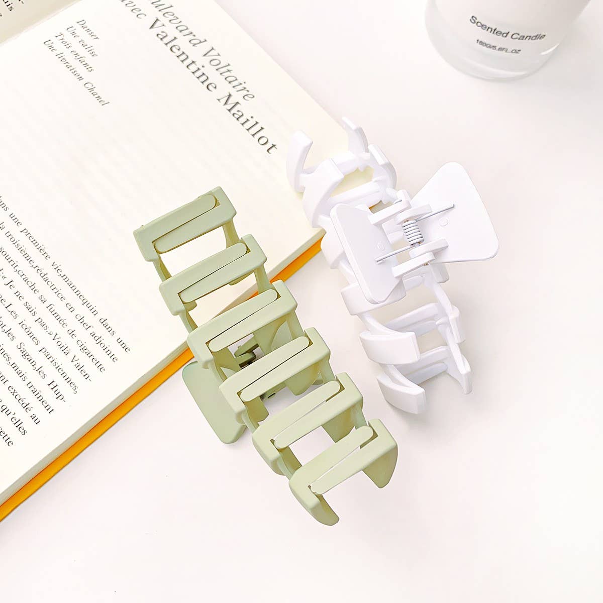 Cream Wave Hair Claw - Chic Shark Clip for Women_CWAHA1586