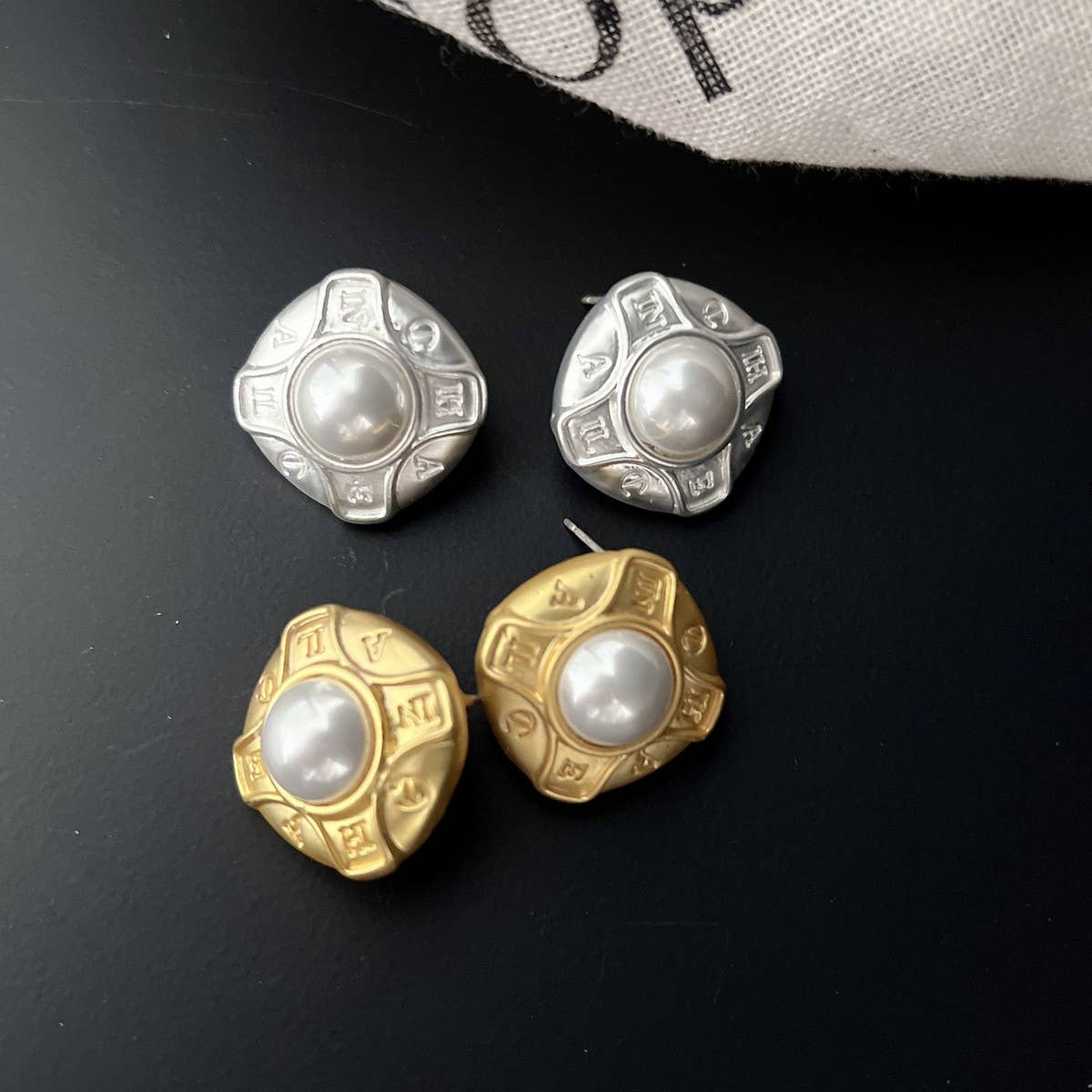 LIGHT LUXURY ROUND PEARL EARRINGS AND EARRINGS