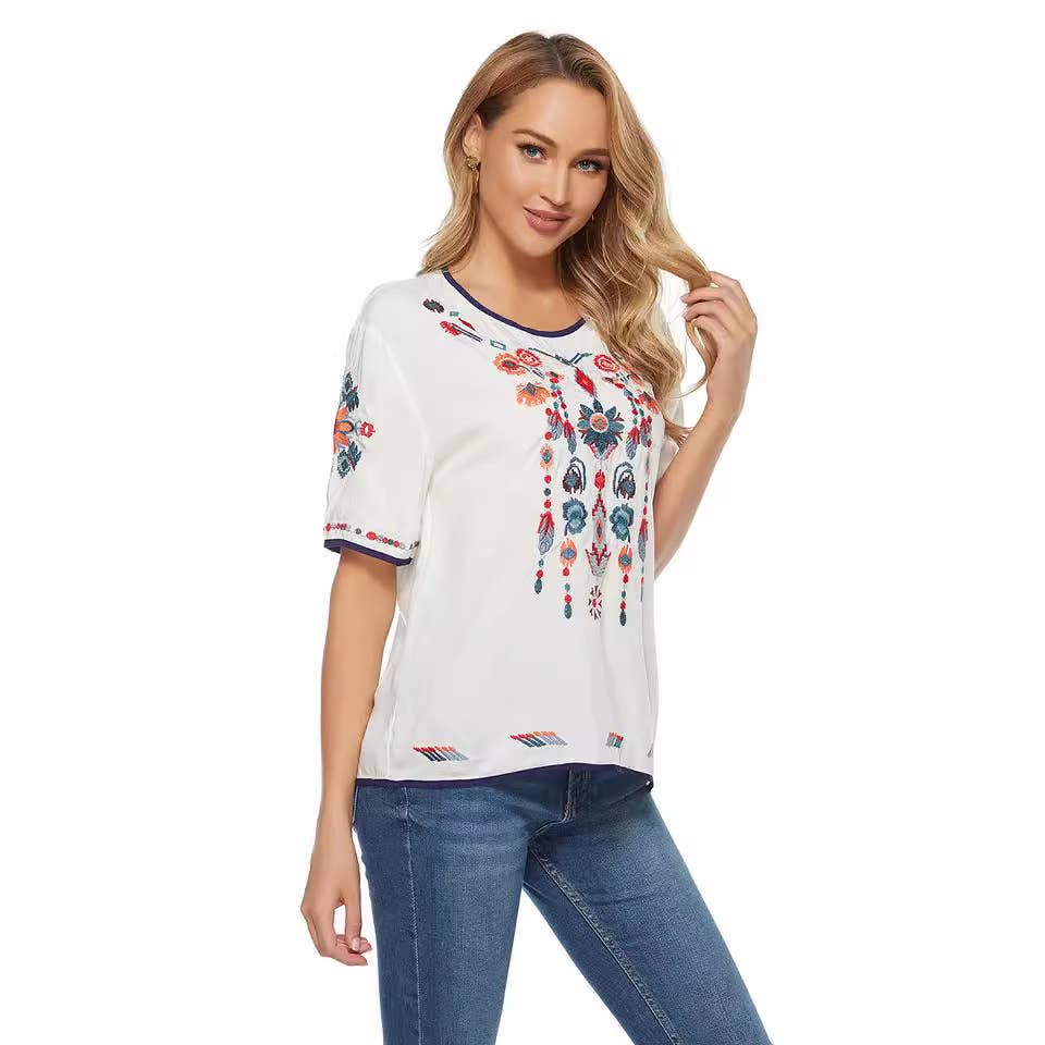 EMBROIDERED CREW NECK PULLOVER T-SHIRT