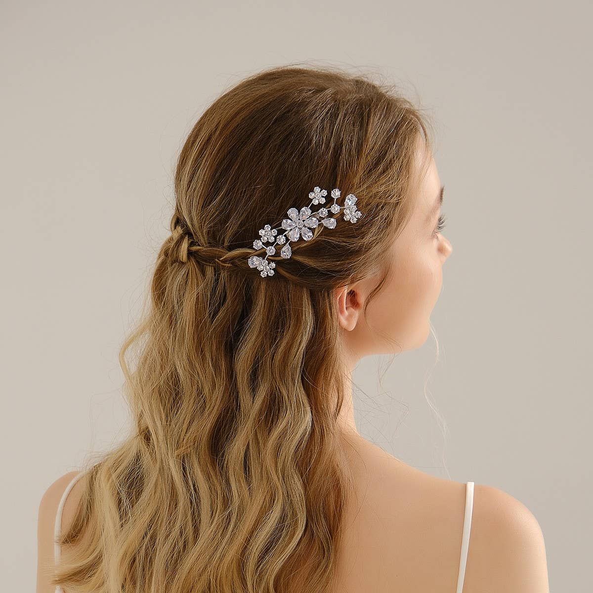 SIMPLE AND VERSATILE FLOWER BRIDAL COMB SET