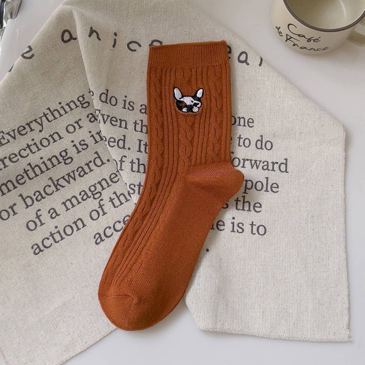 THIN EMBROIDERED BREATHABLE WOMEN'S MID-CALF SOCKS
