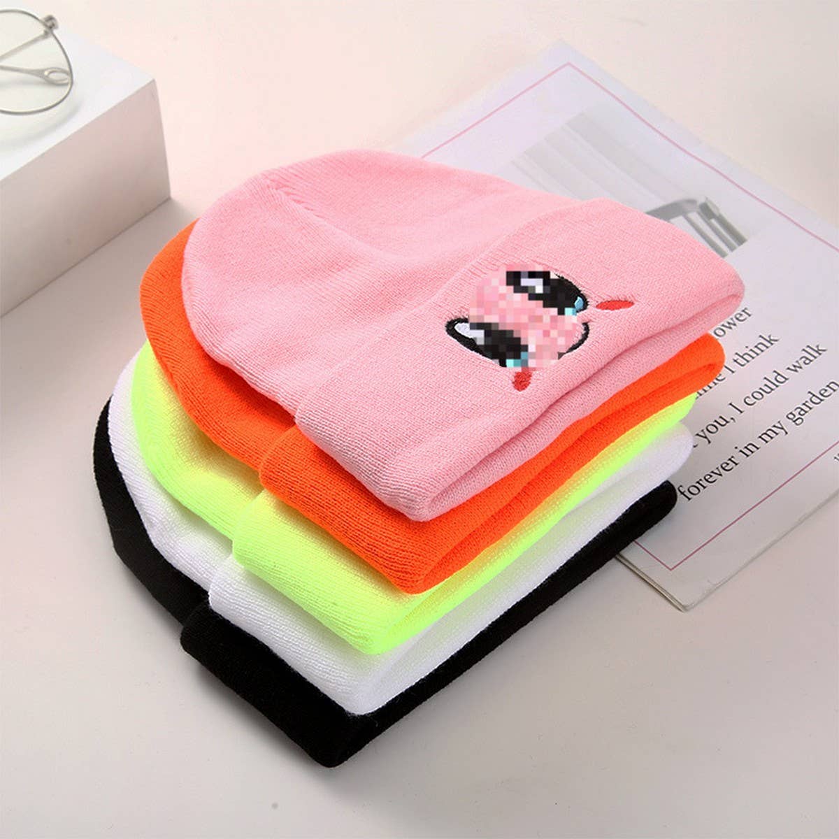 CWAH04353_PINK KIRBY SMILEY KNIT BEANIE