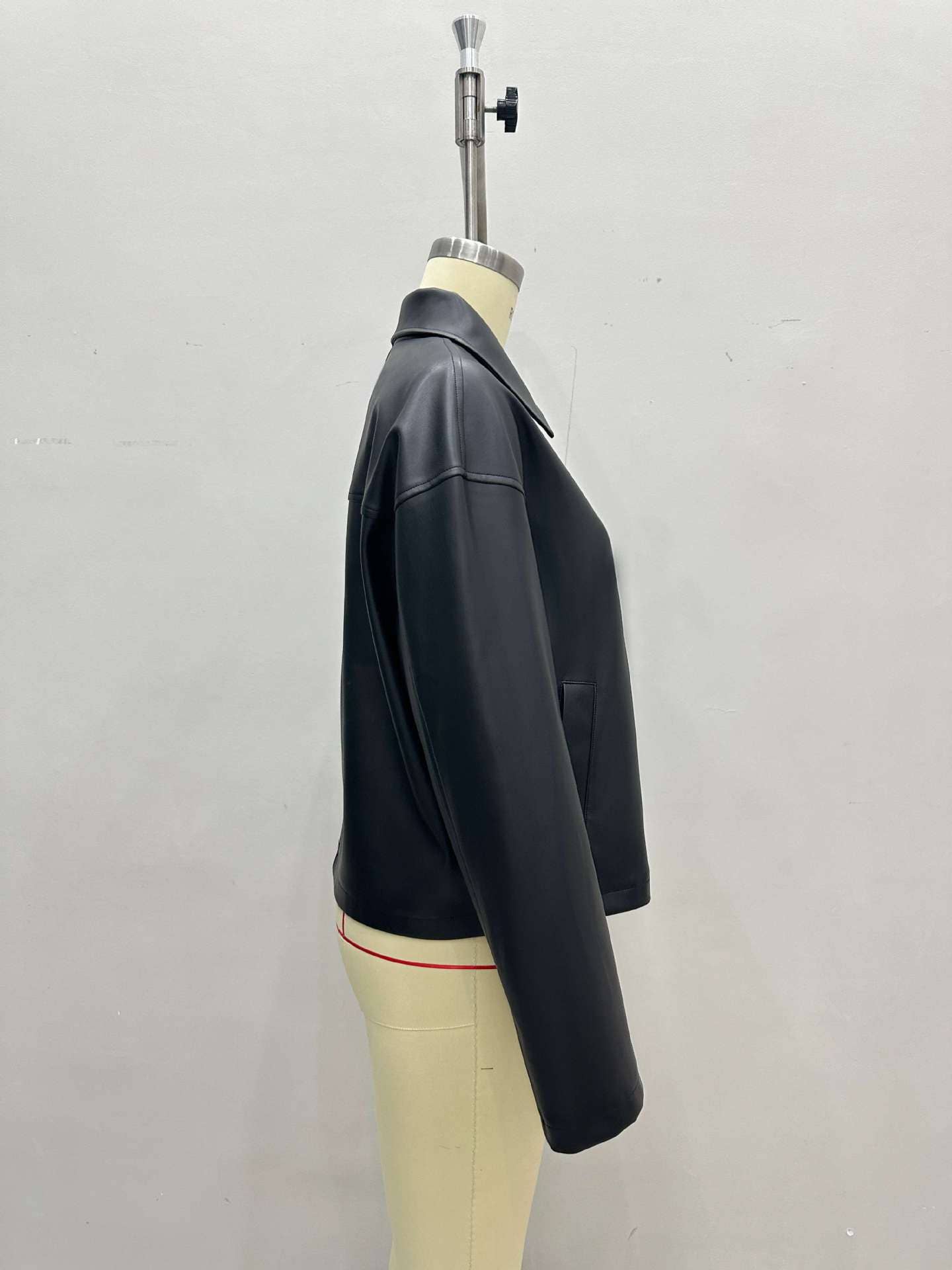 Stylish lapel zipper short leather jacket