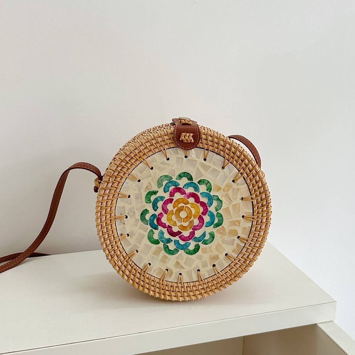 WOVEN COLORFUL SHELL SHOULDER CROSSBODY BAG_CWMM4546