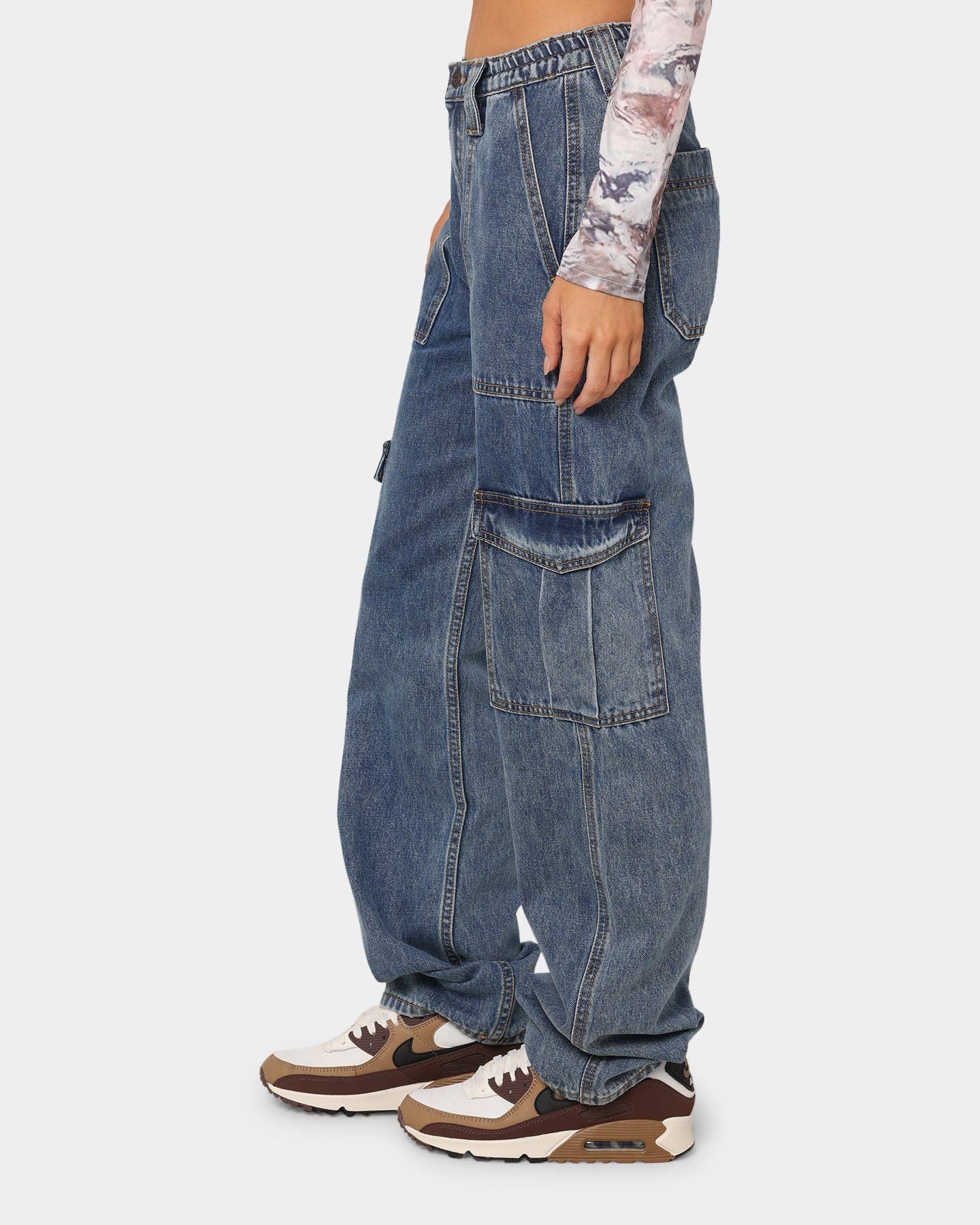 HIGH-WAISTED ELASTIC-WAISTBAND BAGGY CARGO JEANS