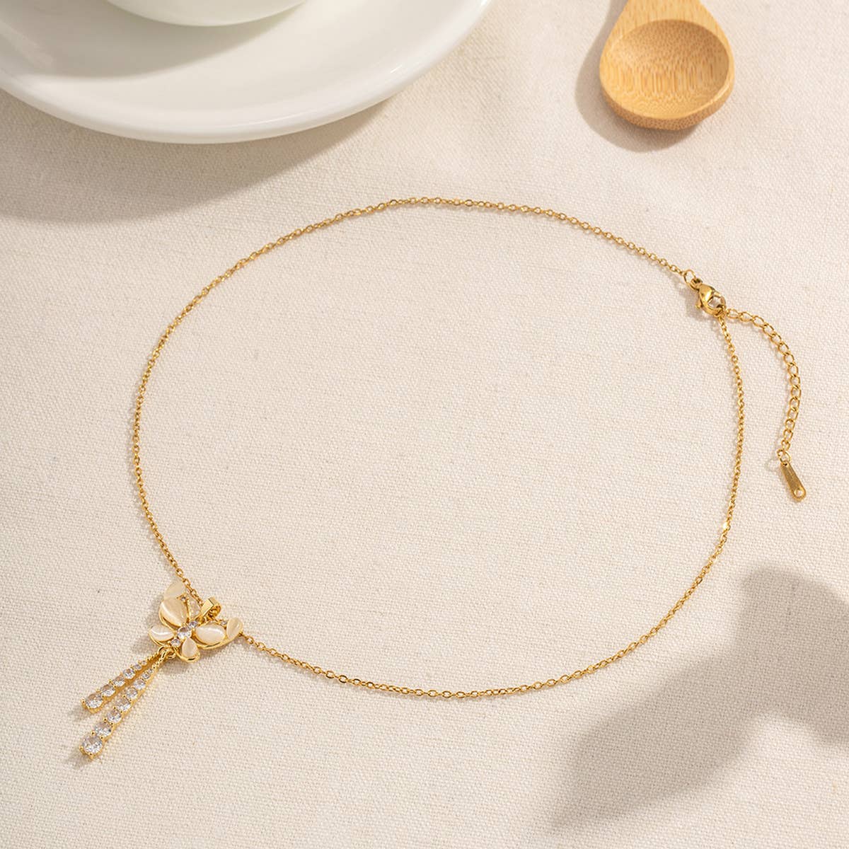 LILY OF THE VALLEY TASSEL BUTTERFLY NECKLACE_CWAHA0919