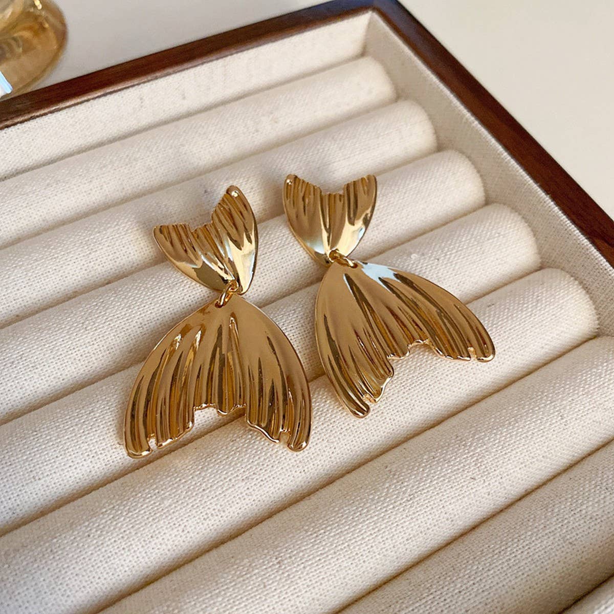 EUROPEAN AND AMERICAN METAL EXAGGERATED EARRINGS_CWAJE2343