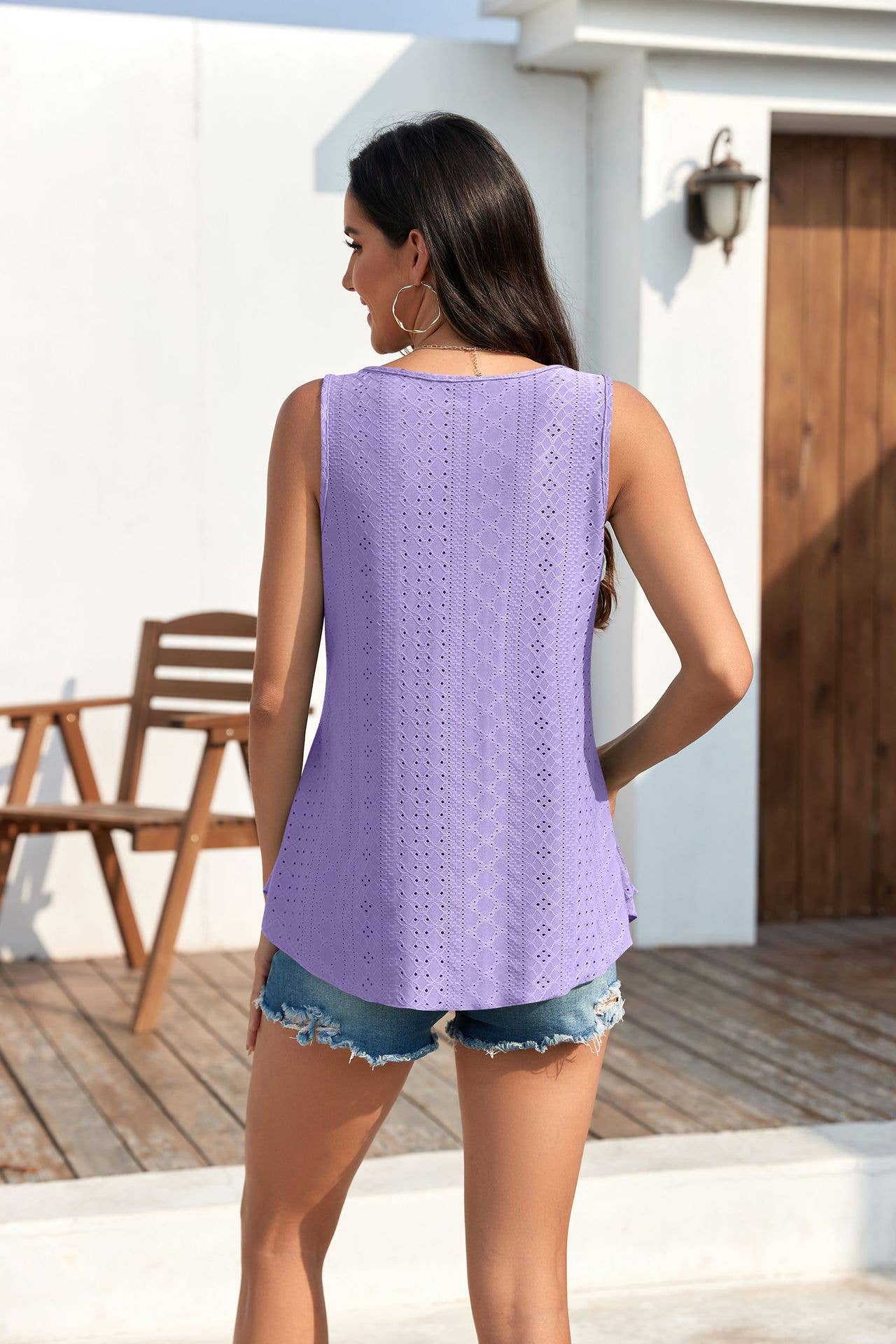 Round neck sleeveless solid color hollow vest