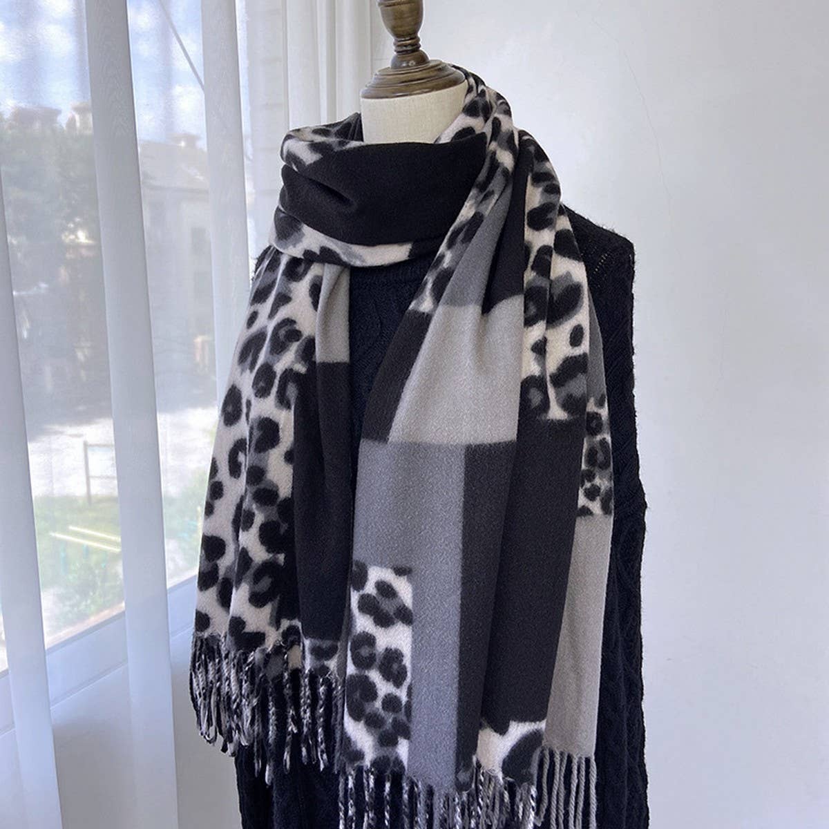 Leopard Colorblock Scarf ? Warm Tassel Winter Wrap