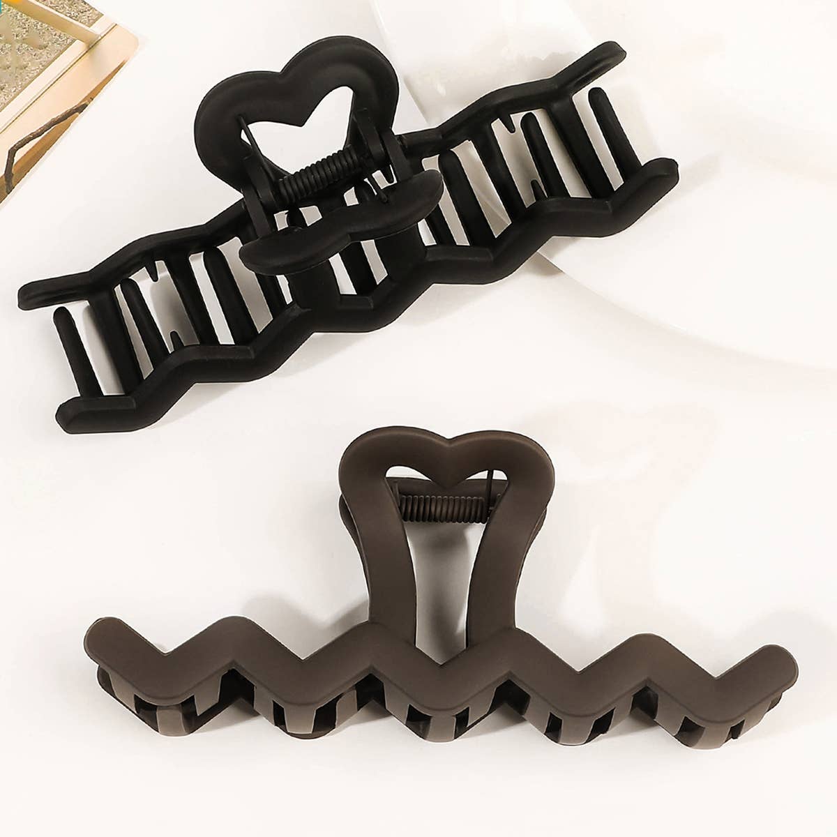 FROSTED WAVY LARGE HAIR CLIP_CWAHA0930