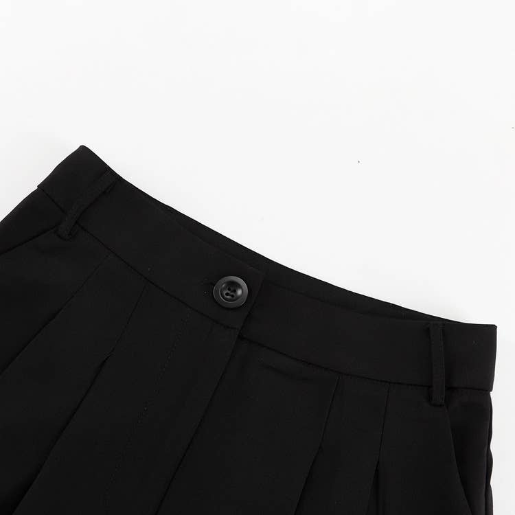 Stylish and versatile pleated A-line skirt