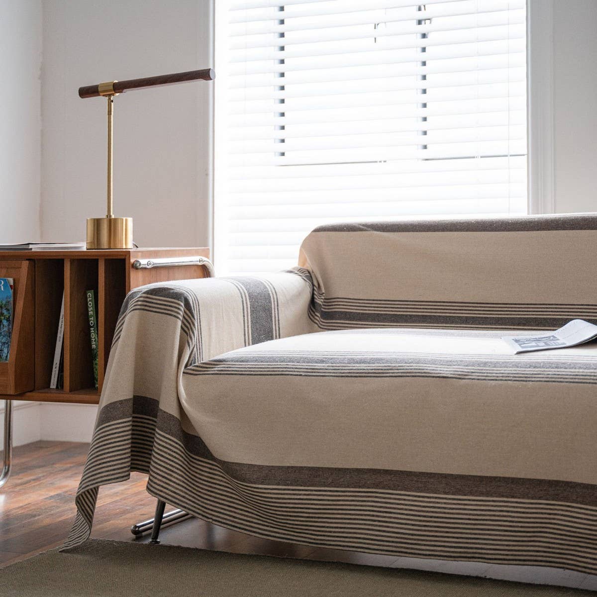 STRIPED ANTI-CAT SCRATCH SOFA THROW_CWMM1656