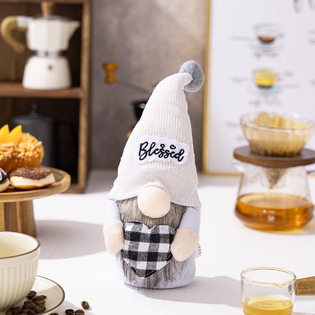 CWMM10344_CHRISTMAS WREATH WITH HEART RUDOLPH GNOME