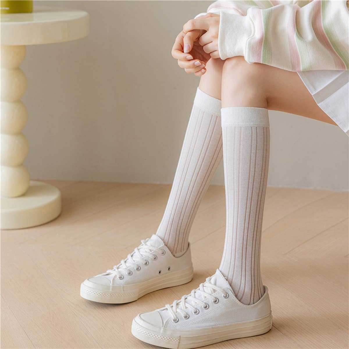 LIGHTWEIGHT CONTRAST STRIPED SOCKS