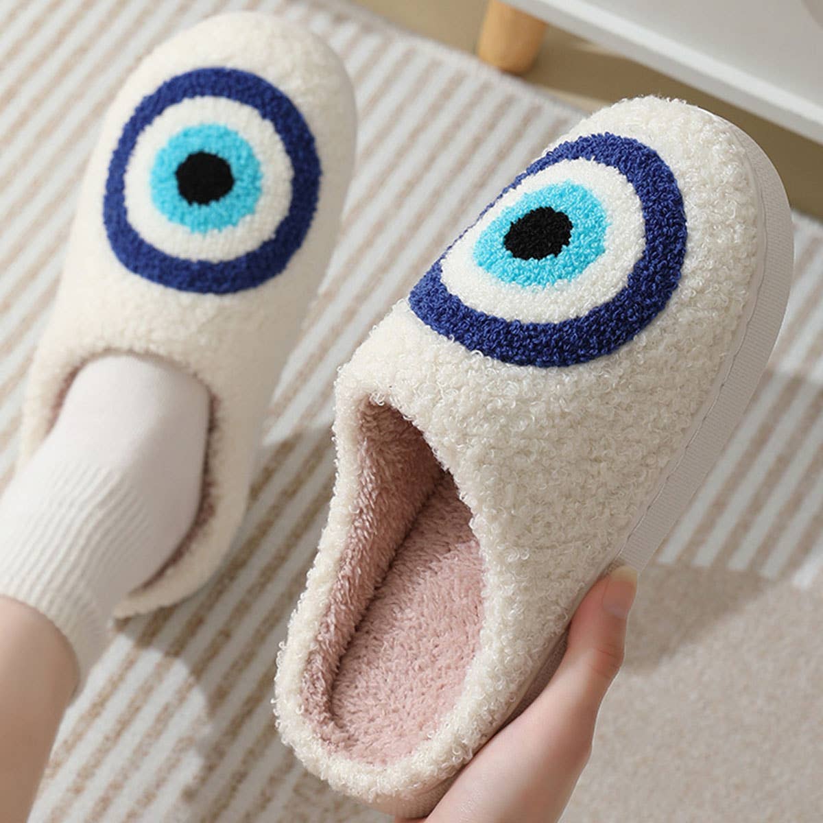 Cute Blue Eye Indoor Slippers For Fall/Winter