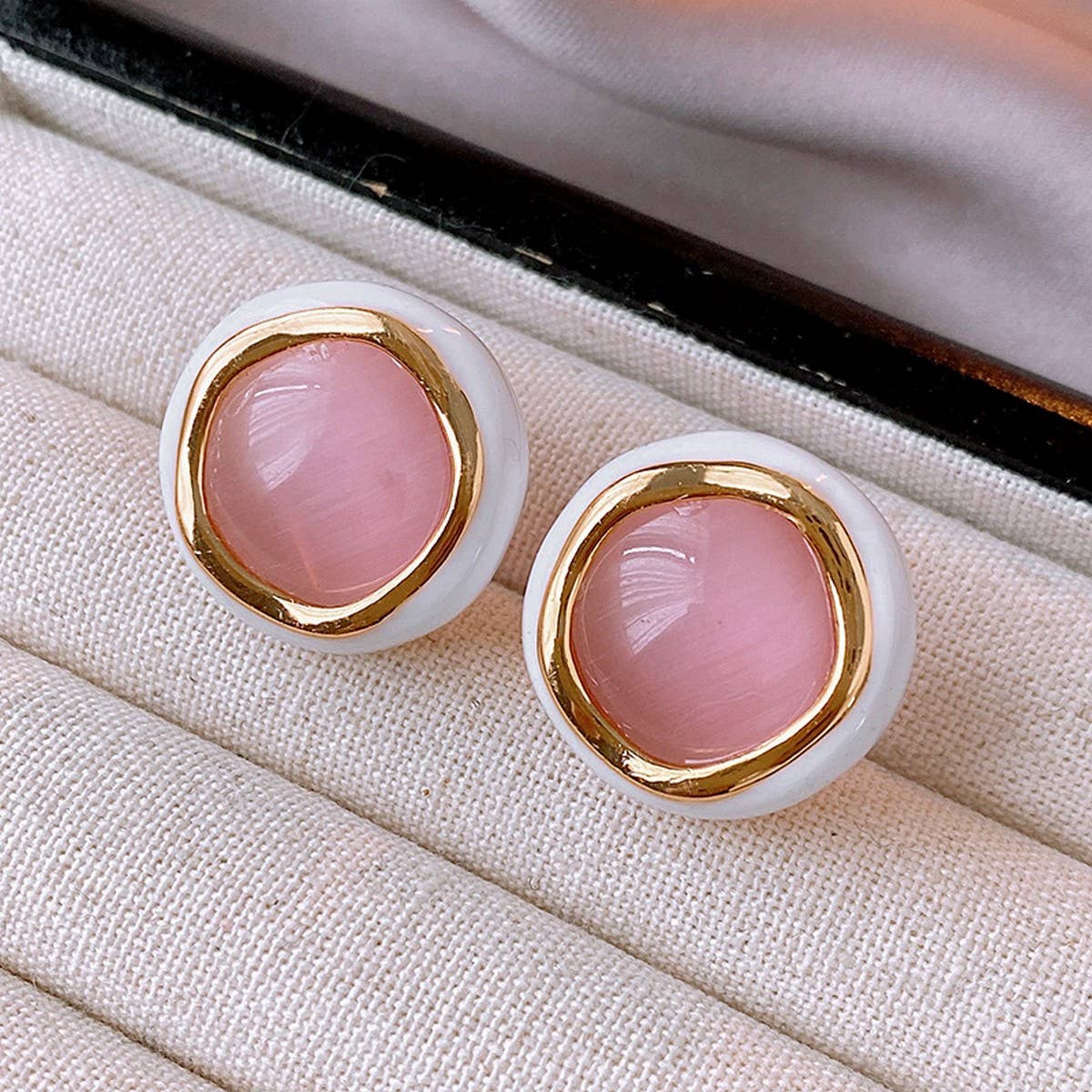 ROUND NICHE TEMPERAMENT EARRINGS