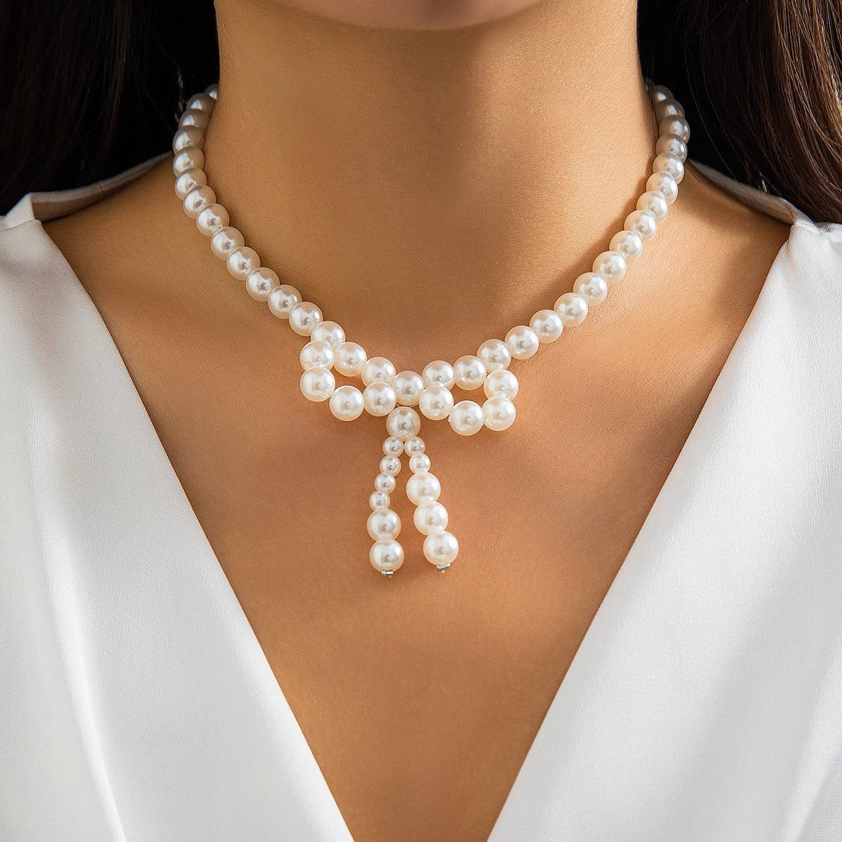 IMITATION PEARL BEADED NECKLACE WITH PEARL BOW