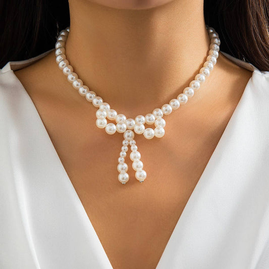 IMITATION PEARL BEADED NECKLACE WITH PEARL BOW