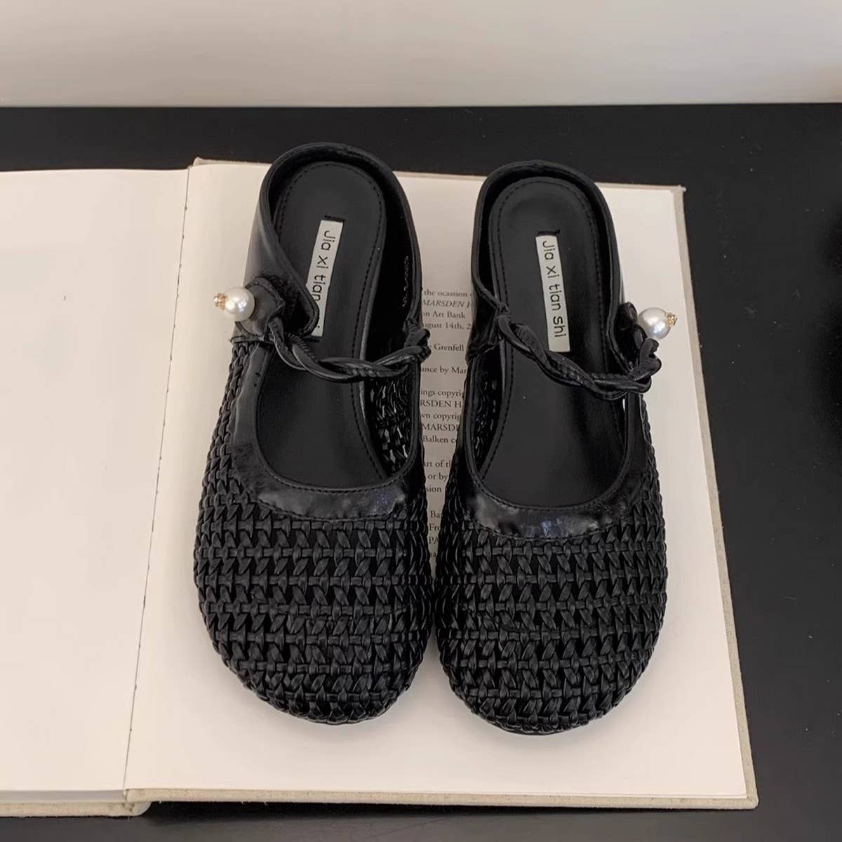 Woven Platform Mules with Closed Toe_CWSHF0095