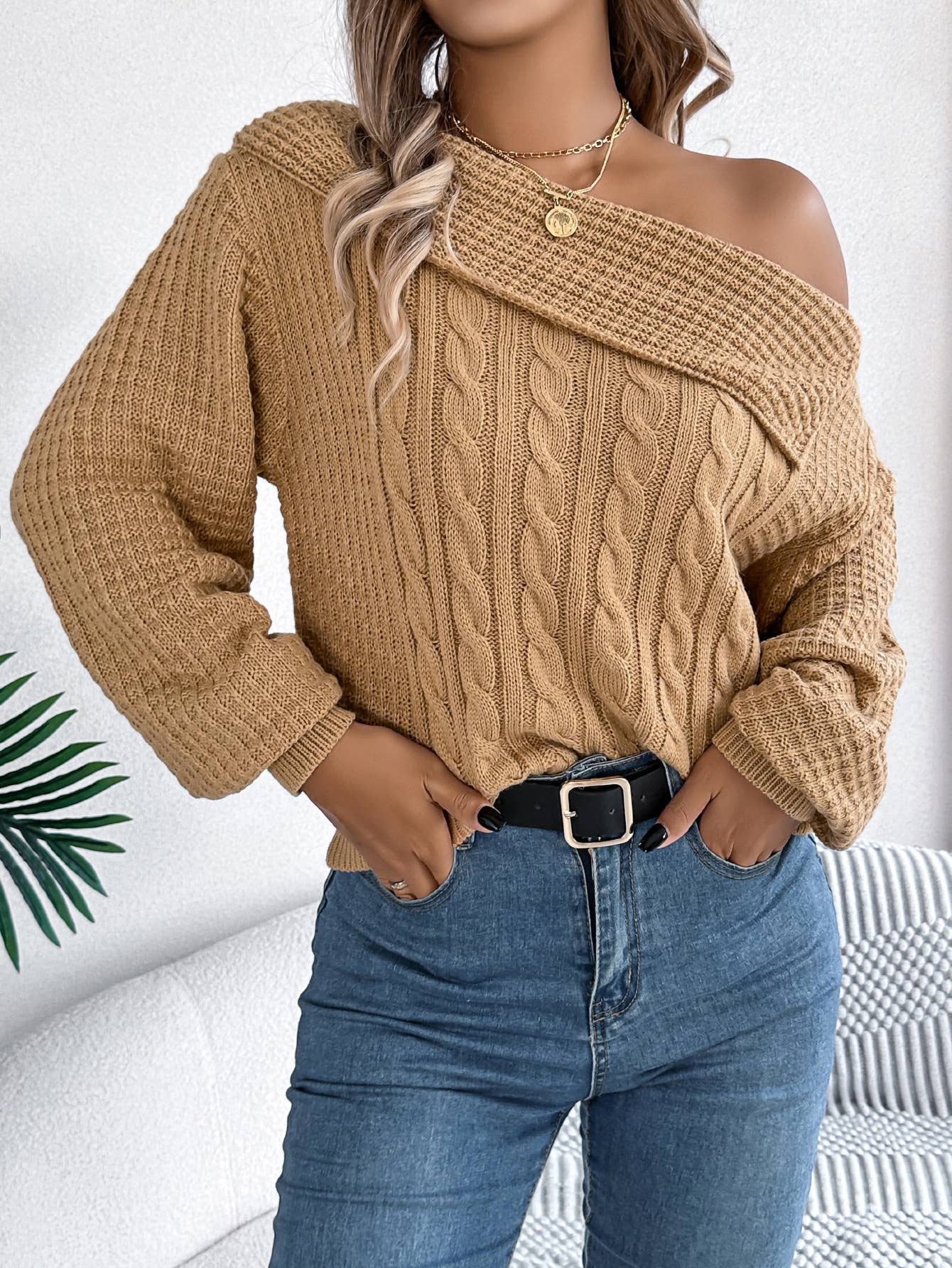 LONG SLEEVE PULLOVER SWEATER WITH STRAPLESS LAPEL