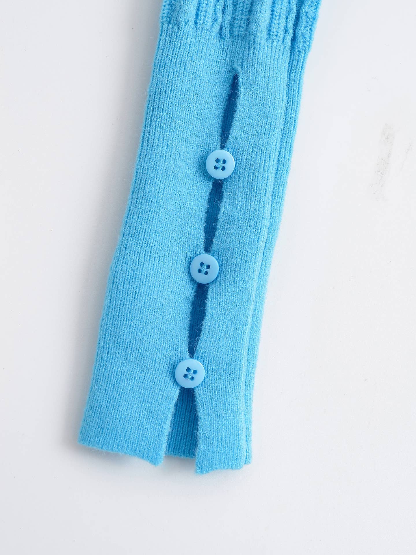 Solid-color V-neck long-sleeved knitted sweater