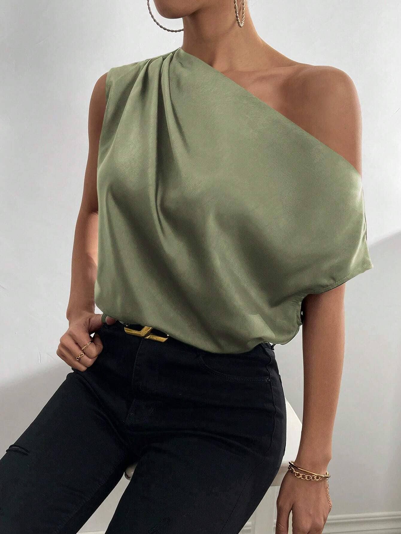 Fashion skew neck pinched irregular vest