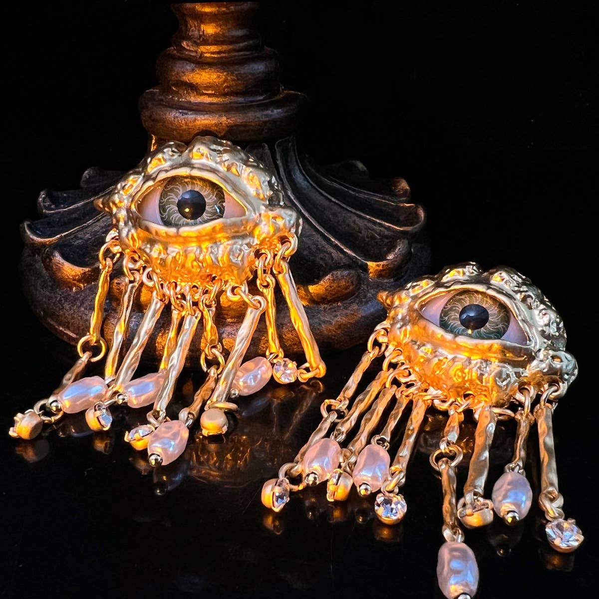 VINTAGE DEVIL'S EYE TASSEL STUD EARRINGS