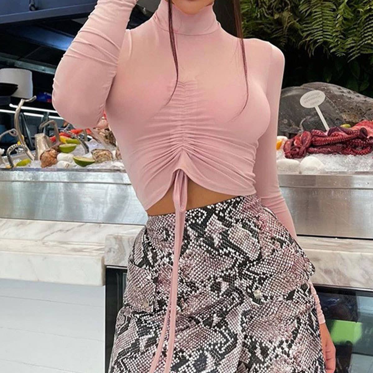 FASHION PLEATED MIDRIFF HALF-NECK T-SHIRT