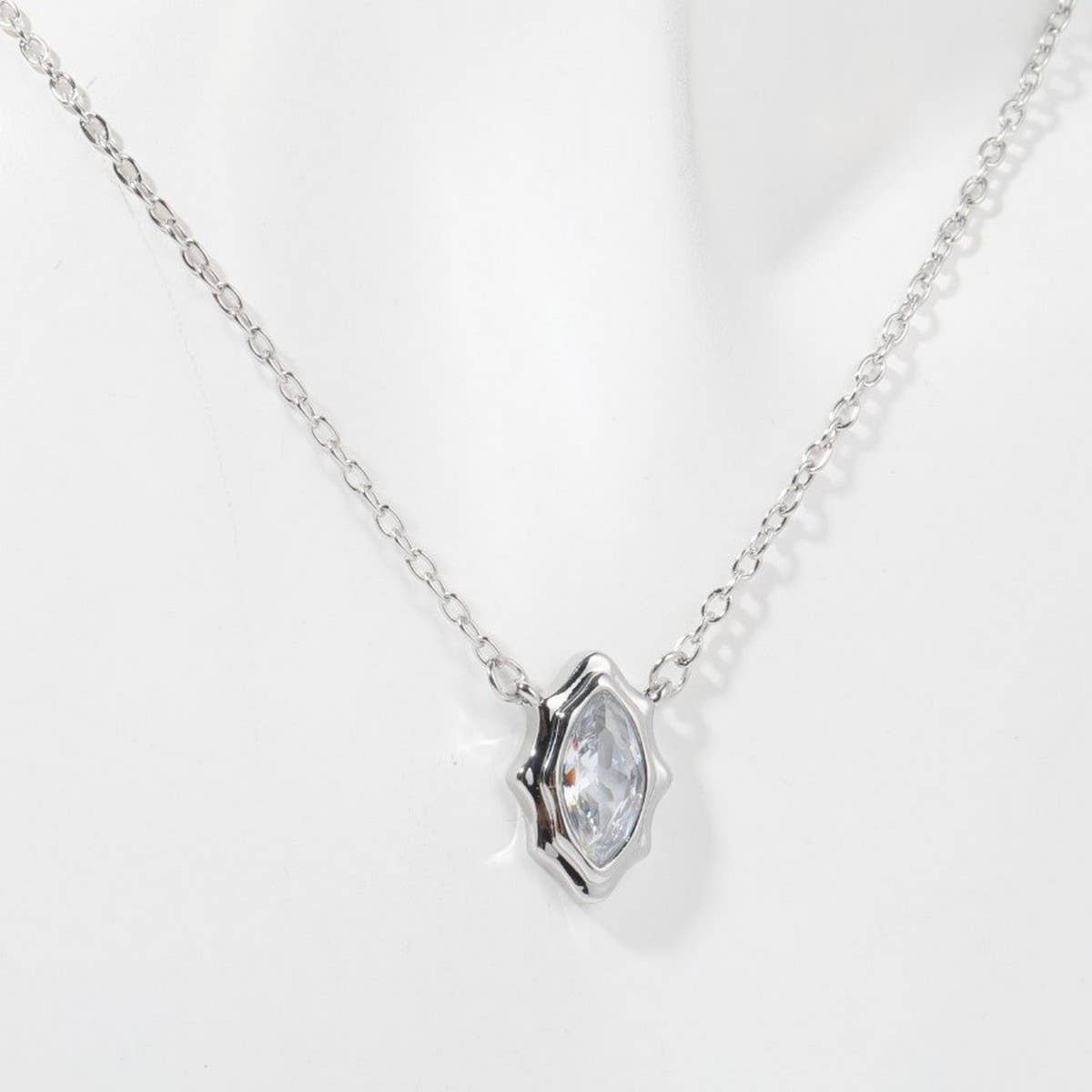 Zirconia Oval Round Pendant Necklace_CWMM5291