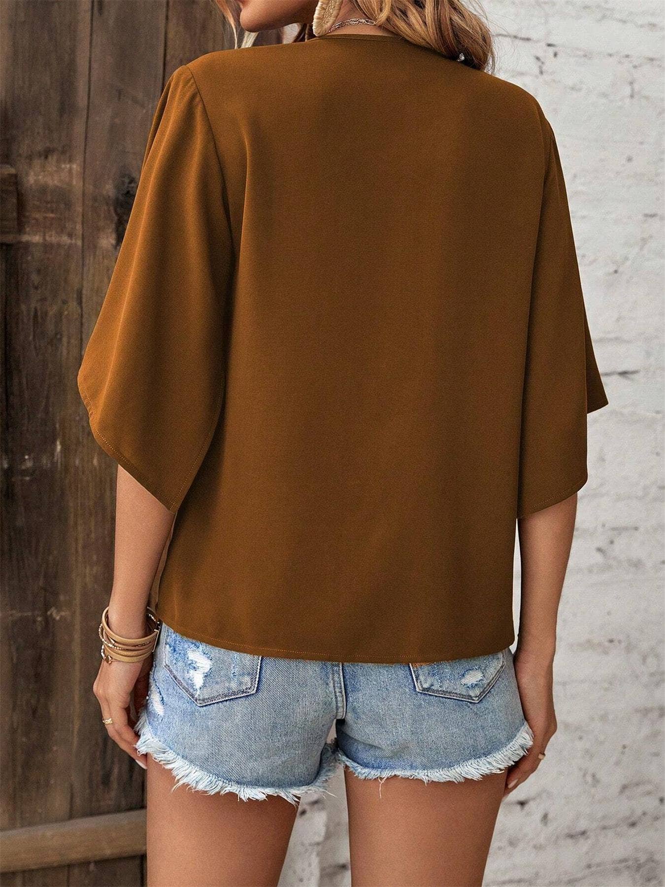 Fashionable solid-color V-neck bat-sleeve top