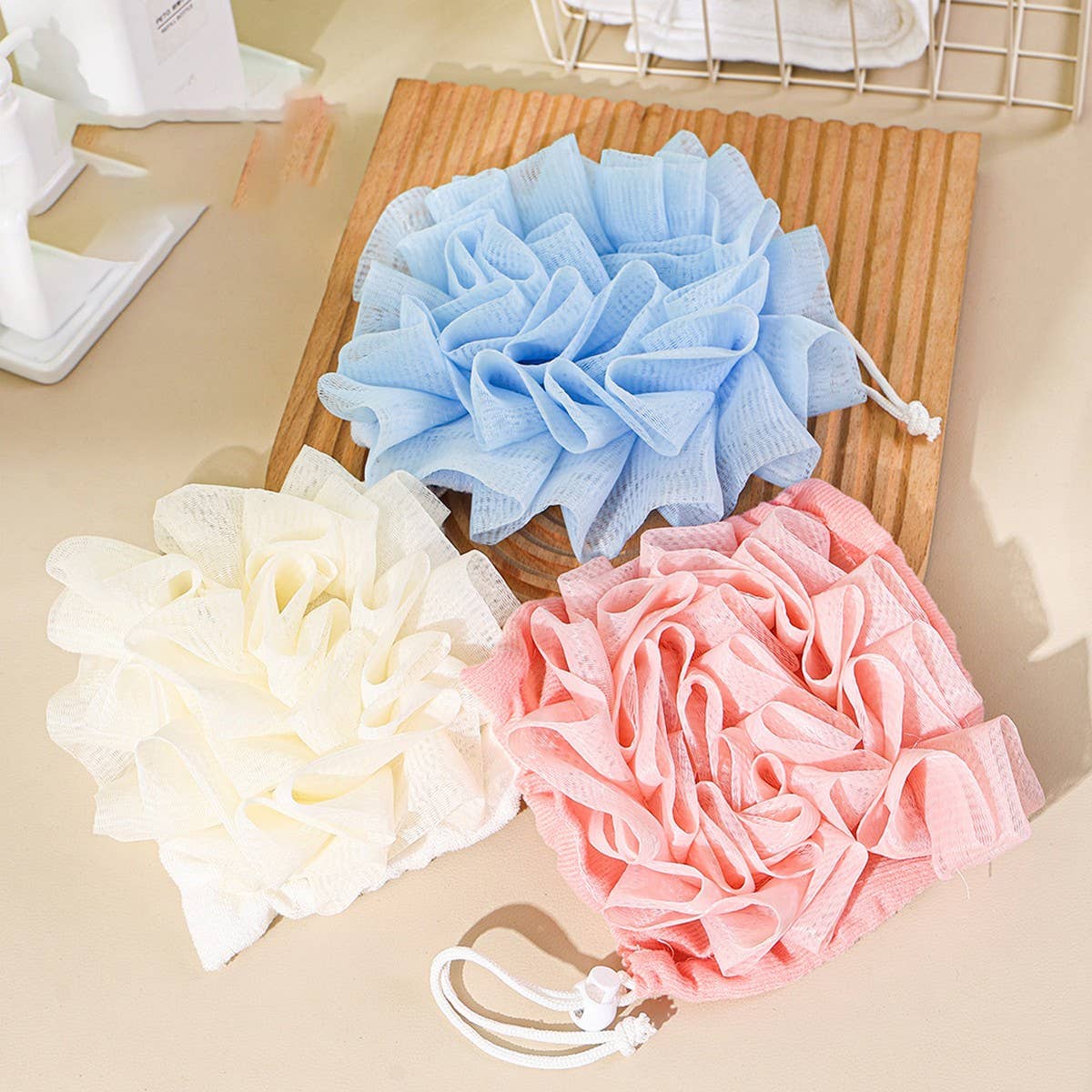 BATH POUF CAN HOLD SOAP AND BUBBLE BATH BALLS_CWMM3364