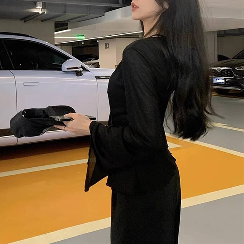 V-neck single breasted semi-transparent shirt