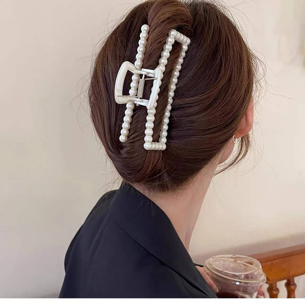 Chic Pearl Heart Claw Clip ? Minimalist Hair Grip