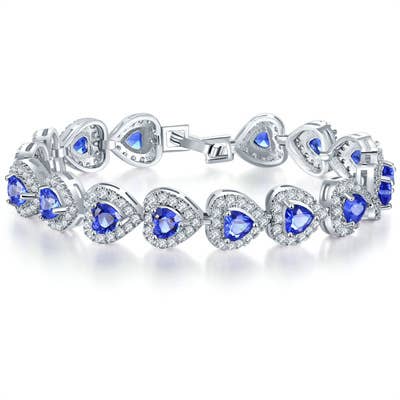 Luxurious heart-shaped zircon bracelet