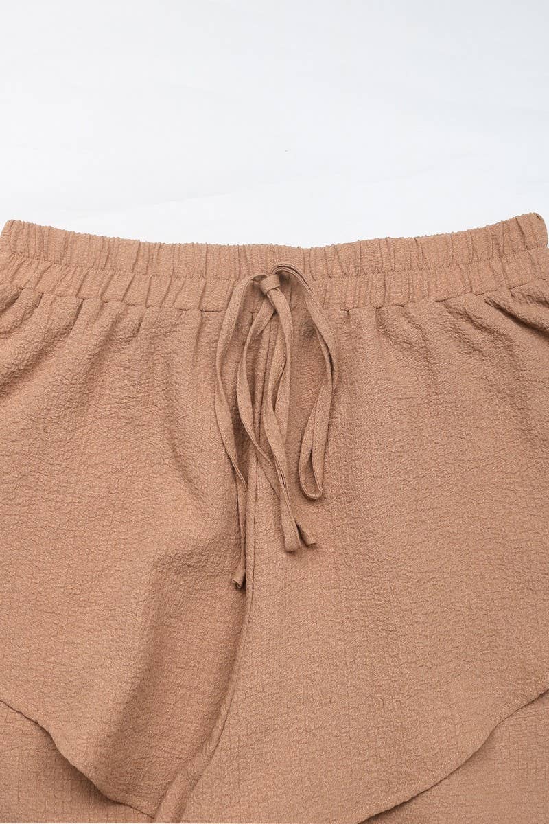 CWBSP0430_SOLID COLOR TEXTURED LAYERED WIDE-LEG SHORTS
