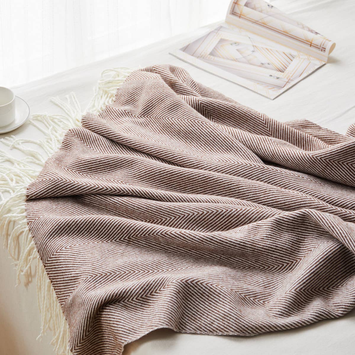 WOVEN JACQUARD TASSEL THROW BLANKET_CWMM1472