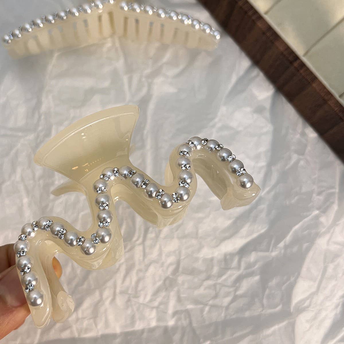 BEIGE SERIES PEARL RHINESTONE HAIR CLAW CLIP_CWAHA0616