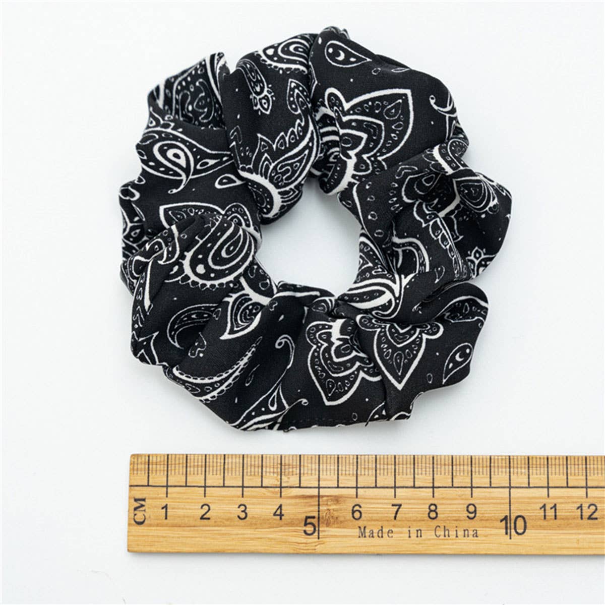 PAISLEY PRINT SCRUNCHIES_CWAHA0351