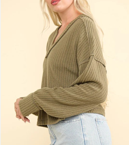 V-NECK CASUAL PIT STRIP LOOSE FASHION KNITWEAR