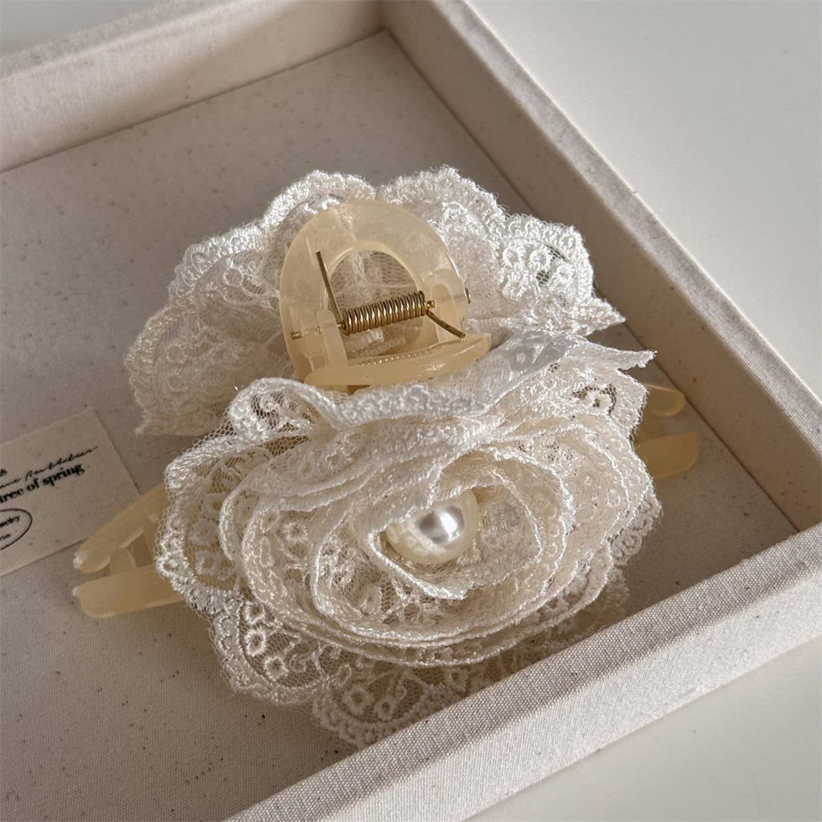 CREAMY WHITE LACE FLOWER PEARL BOW HAIRPIN