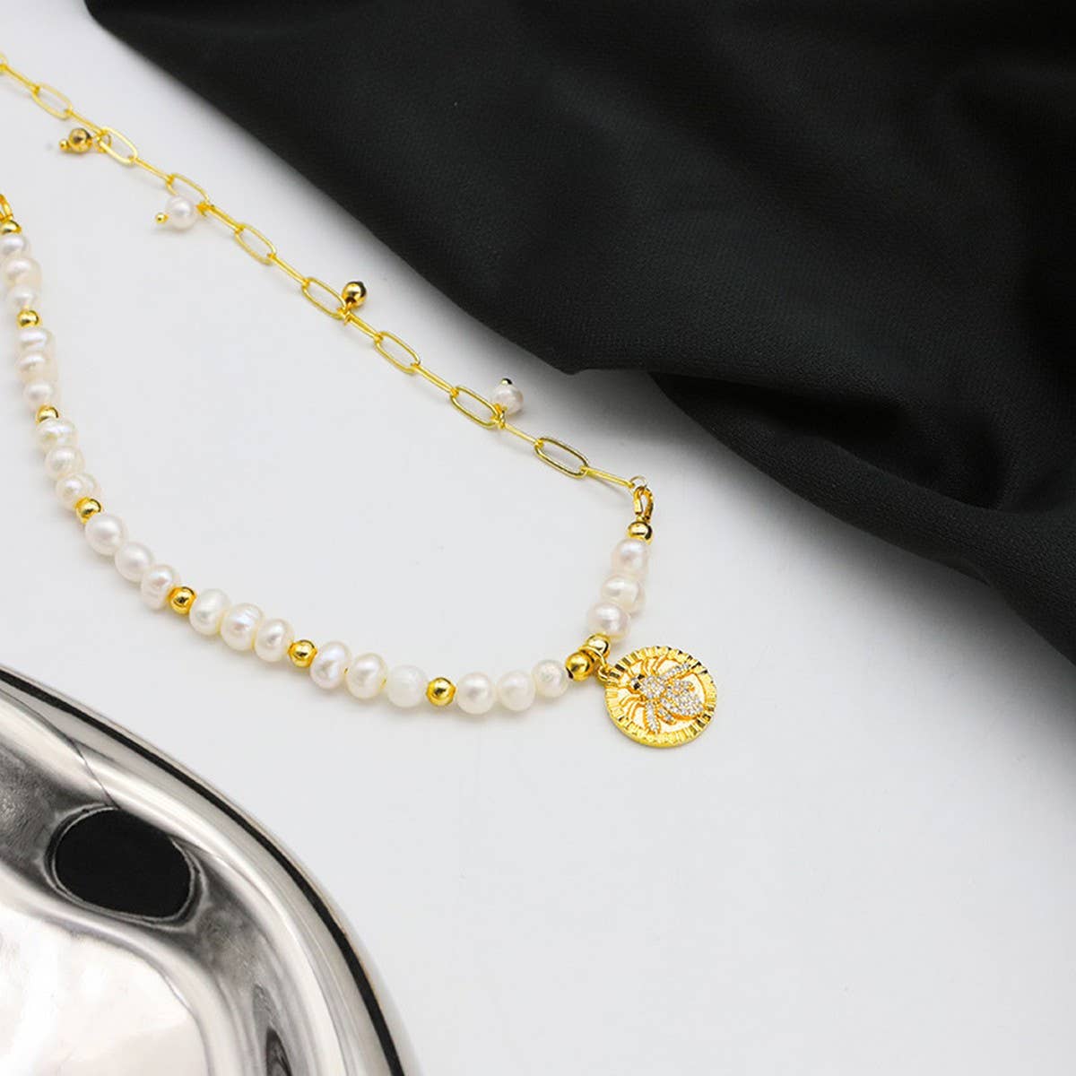 NEW RETRO NICHE PEARL PENDANT NECKLACE FOR WOMEN