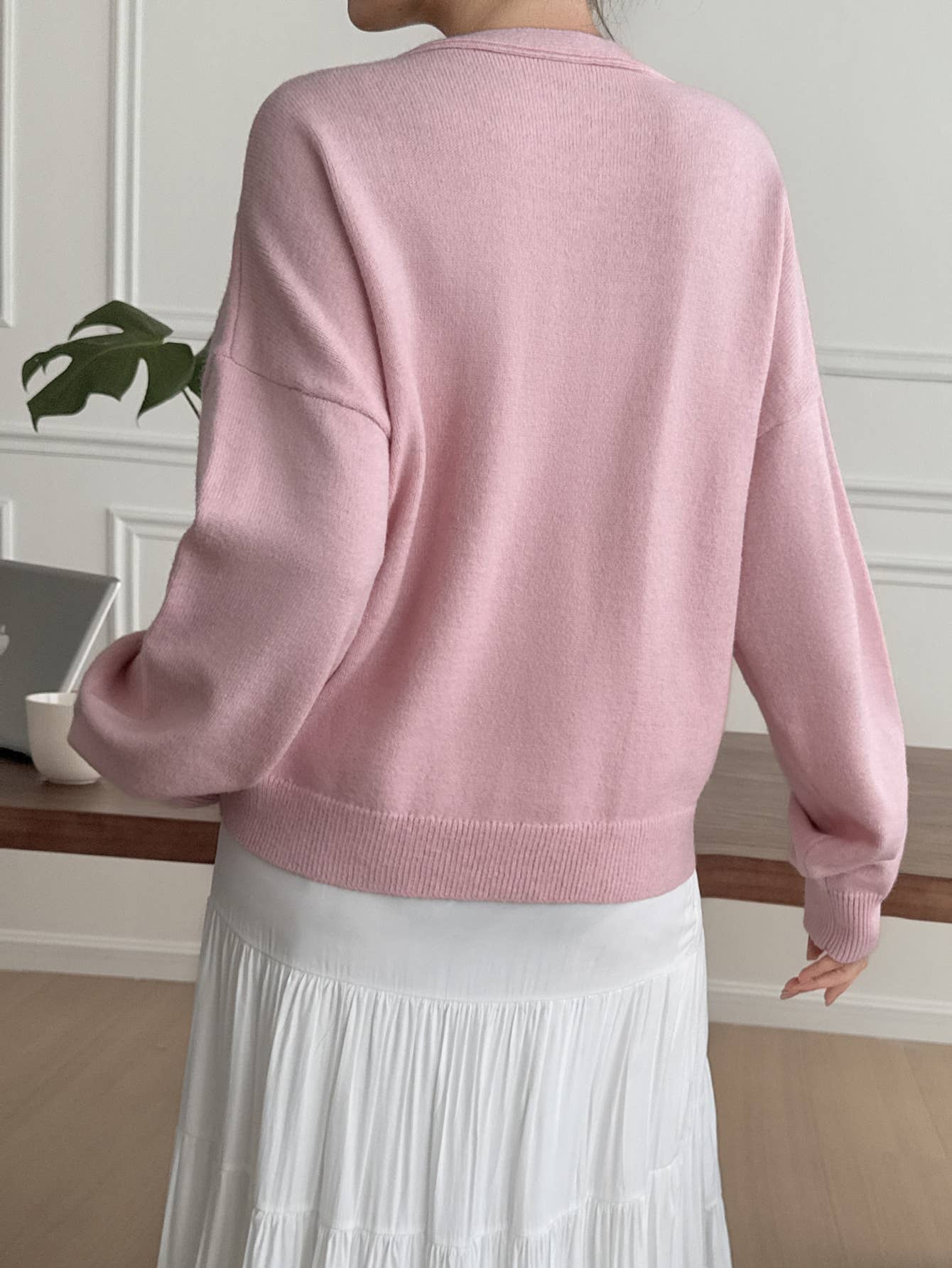 Simple solid-color long-sleeved Cardigan