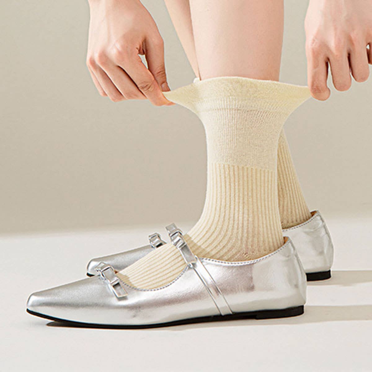Thin Solid Ruffle Crew Socks For Summer