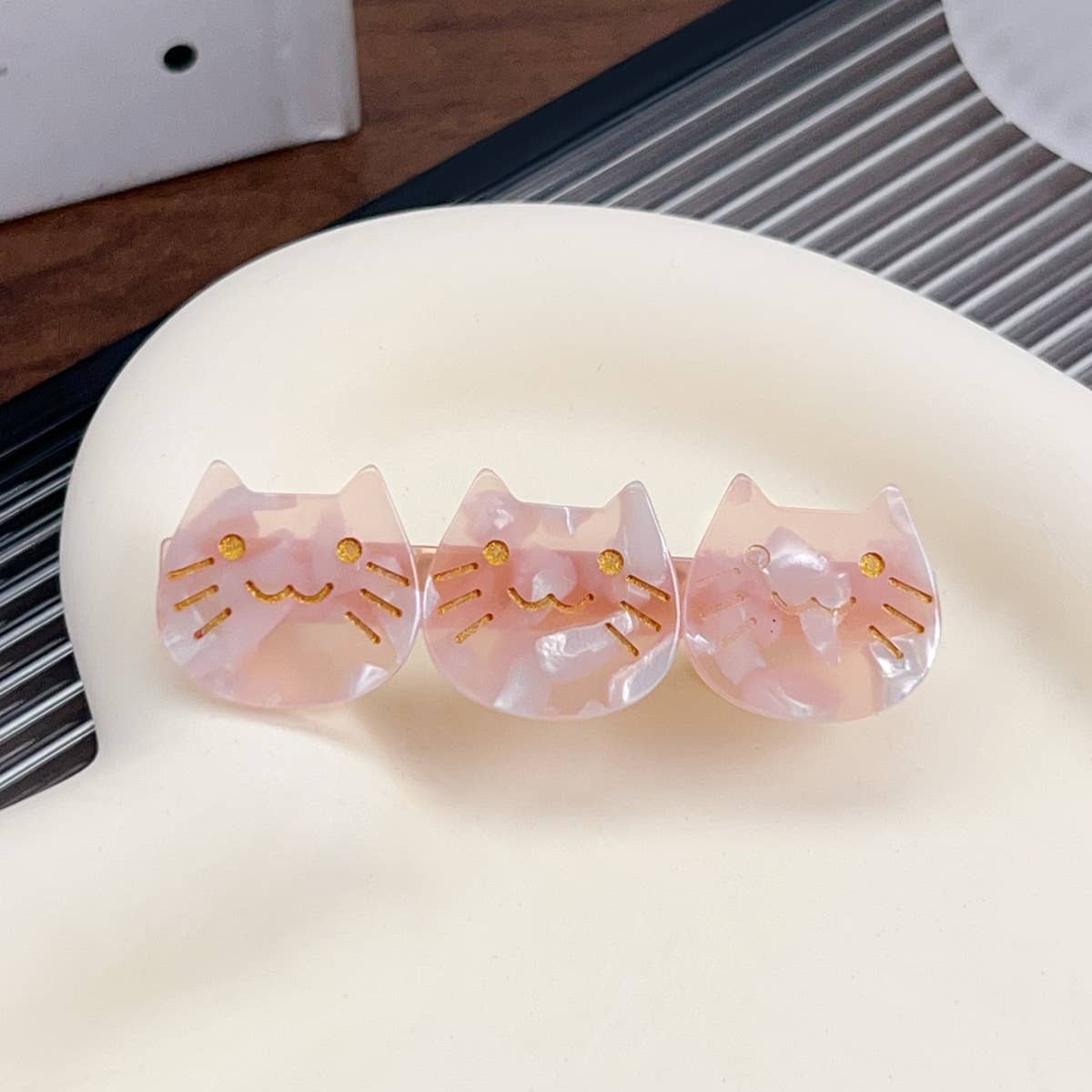 Side clip with sweet and elegant bangs hair clip