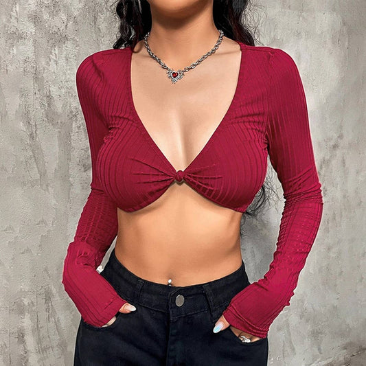 A long-sleeved T-shirt ultra-short navel