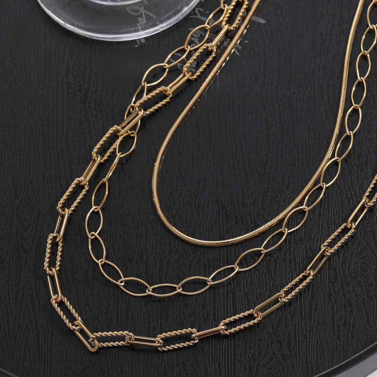 PAPERCLIP SNAKE BONE ROUND MULTI-LAYERED NECKLACE_CWMM3690