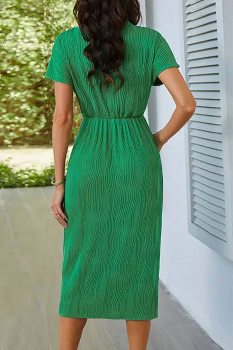 CWDMD5090_V-NECK FASHIONABLE CORRUGATED KNITTED DRESS