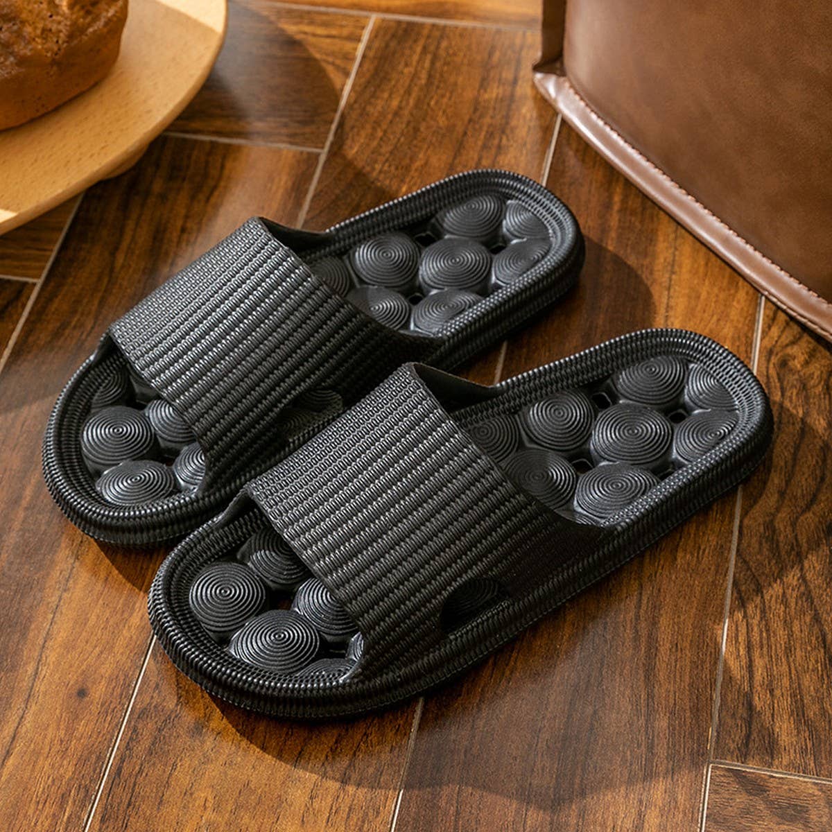 SOFT-SOLED ANTI-SLIP BATHROOM HOLLOW SLIPPERS_CWSHS0685