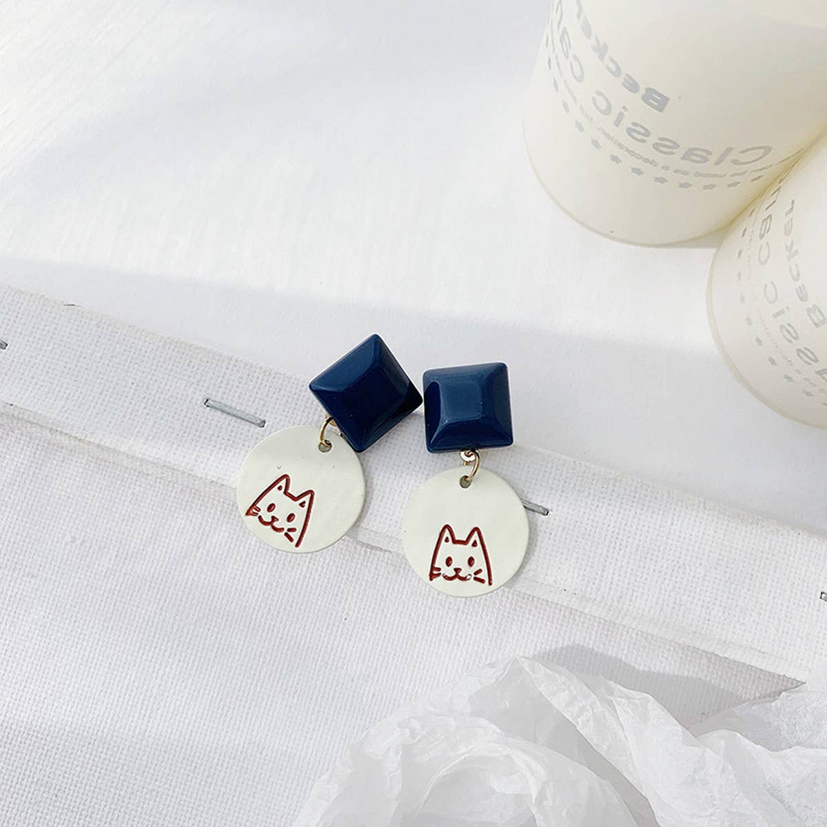 SIMPLE KLEIN BLUE CUTE CAT EARRINGS_CWAJE1645