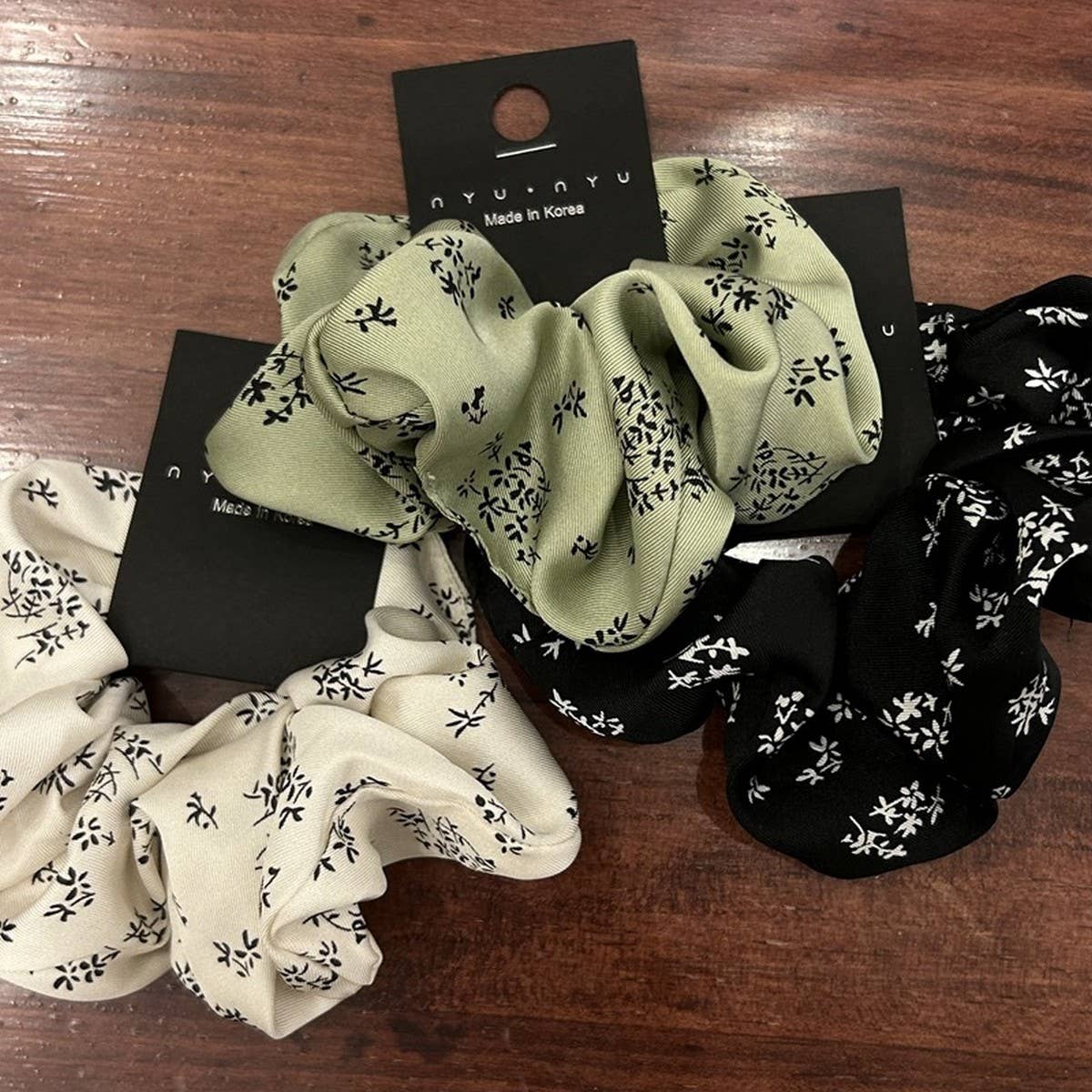 RETRO FRENCH STYLE FRESH FLOWER HAIR SCRUNCHIES_CWAHA1722